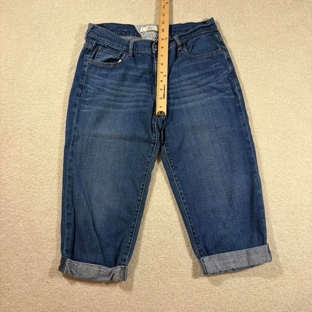 Levi's Women's Capris Jeans Size 8 Darkwash‎ Denim